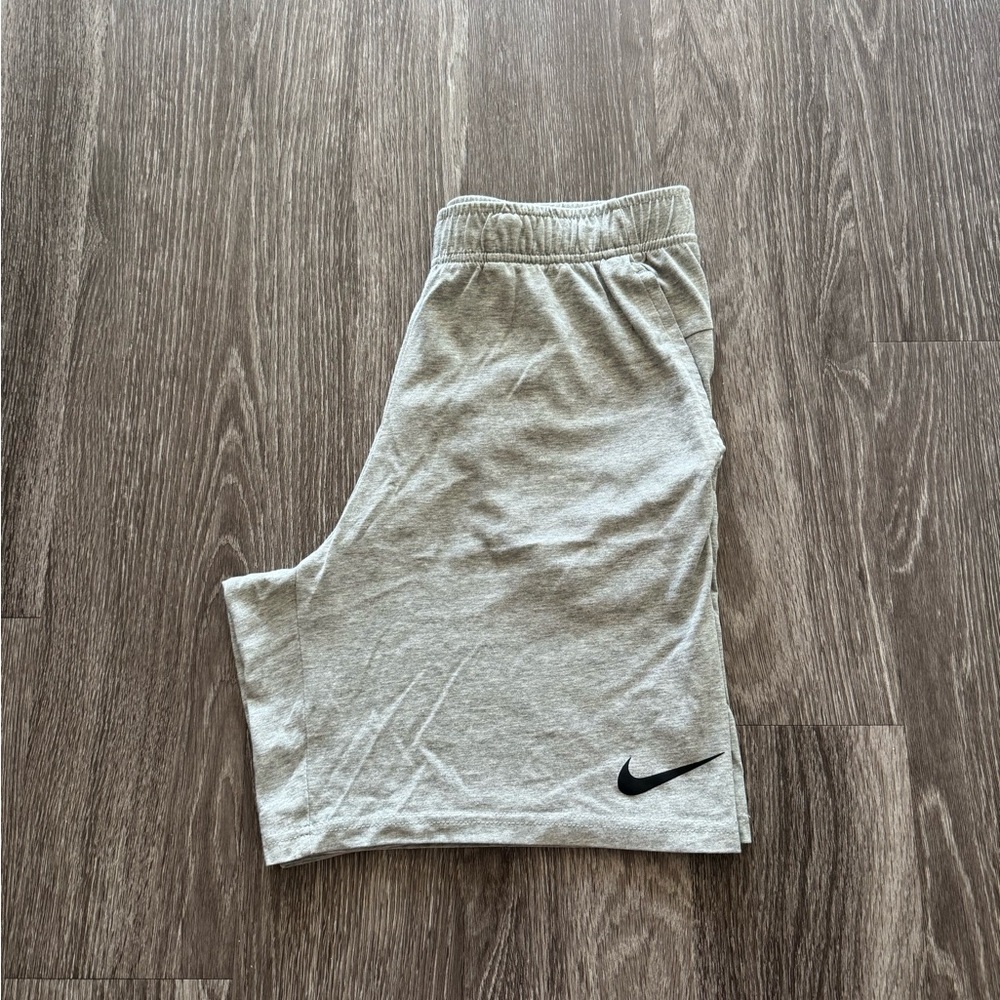 Nike Men’s Gray Shorts